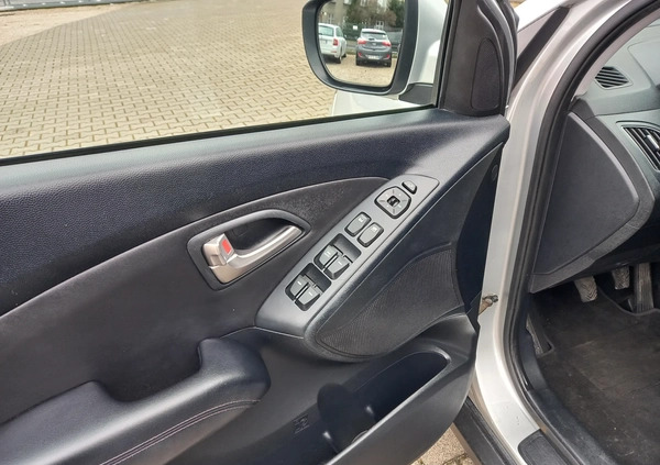 Hyundai ix35 cena 45700 przebieg: 157000, rok produkcji 2013 z Pabianice małe 211